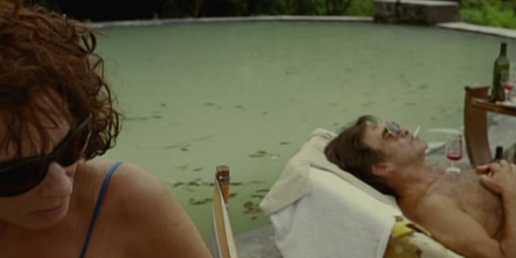 La ciénaga: Yaşarken Batmak, Batarken Yaşamaya Çalışmak